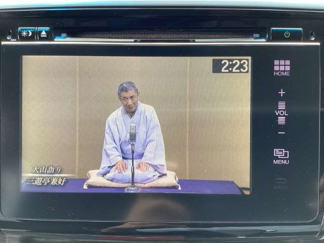 TV付きの車となっております。送迎時の待ち時間などとてもお役に立ちます。