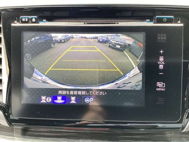 バックカメラ装着済！死角になりやすい後方もとても見やすいです☆車庫入れに自信がない方や縦列駐車が苦手な方にも、オススメ装備です！安心度もアップ！