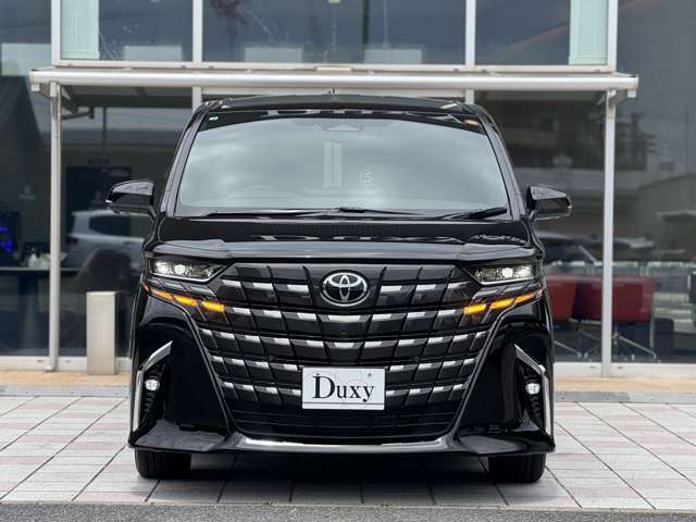 シーケンシャルウインカー。内側から外側へ流れるウインカーとなっております。