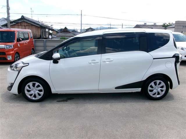 トヨタ認定中古車になります。まるごとクリーニングで見えない部分もまるごと洗浄しております。