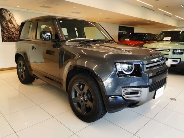 ジャガー・ランドローバーオーナー様のみがご加入いただけるブランド保険もお取り扱いいたします。一般の自動車保険と比べ、様々な特約が付帯され、オーナー様の安心・安全をメーカー・販売店一丸となりサポート。
