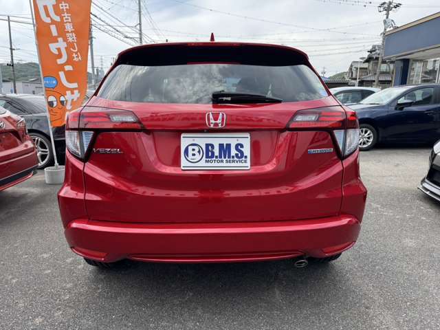 お車の状態説明から注文販売まで、責任をもってお引き受けいたします。カスタムから修理、タイヤ交換や事故修理塗装、保険まで、どんなことでもお気軽にどうぞ！