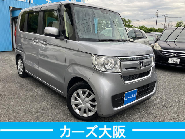 気になる方には、各キズ1箇所につき30000円で綺麗に板金塗装をしてからのお渡しも可能です。ルーフ・サイドステップは1箇所50000円になります。