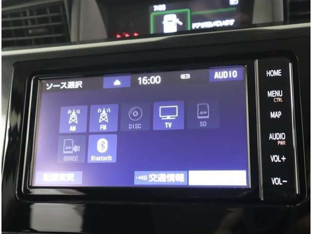 CD/SD再生機能付き、ワンセグTV、Bluetooth接続対応でスマホの音楽も楽しめます。シンプルな操作のTOYOTA純正ナビゲーション。