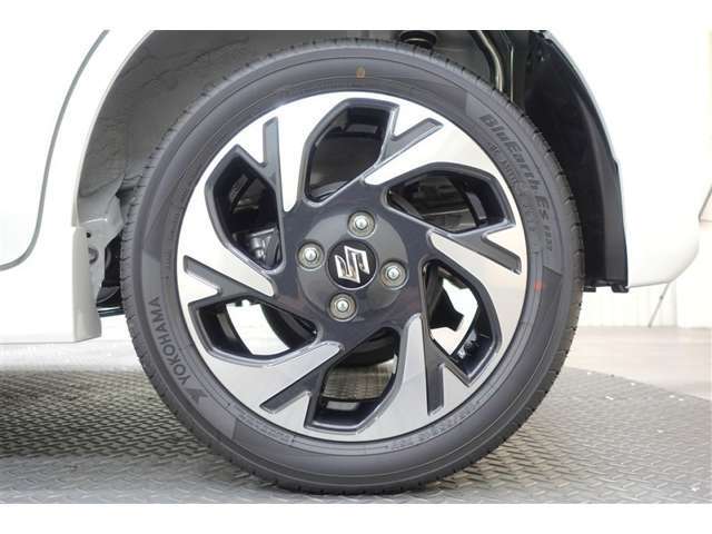 走る・曲がる・止まるに重要なタイヤ♪