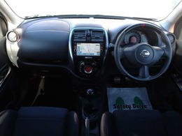 すっきりとしたマーチらしいデザインのダッシュ回り！フロントビューの視認性もよく運転しやすいと思います★