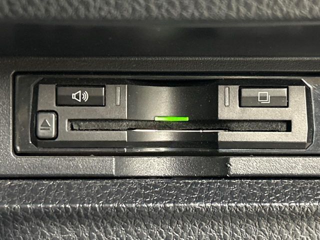 【ETC】高速道路の料金所をストレスなく通過！話題のスポットやサービスエリアに多い「スマートIC」利用時は必須のアイテムです。当店でセットアップを実施、ご納車当日からすぐにご利用いただけます！
