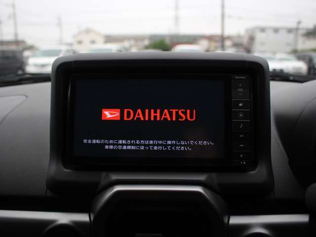 ナビ搭載ですので道に迷うことなく楽しくドライブ！