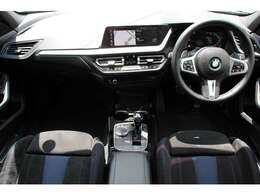 2019年　M135i　Xドライブ　デビューP　306馬力（カタログ値）Mスポーツシート　Mシートベルト　アダプティブサス　専用デフ　後退アシスト　BMWライブコックピッド　追従ACC　2年保証！