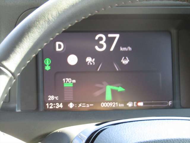 ☆ナビと連動して進行方向をお知らせします！！曲がるべき交差点の手前等に差し掛かると、進行方向をマルチインフォメーション・ディスプレイに表示されます！！
