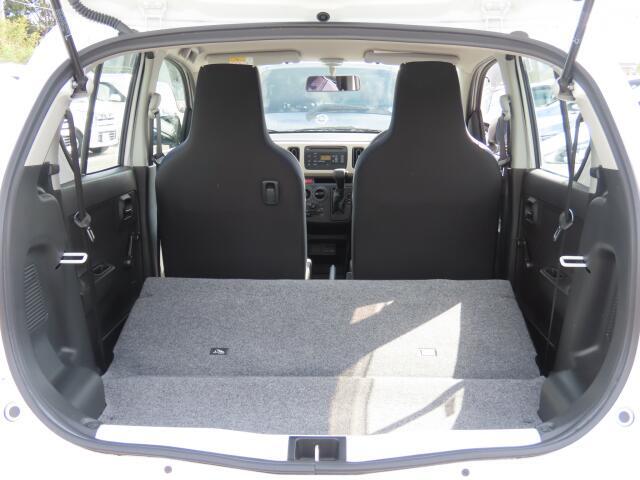 シートを倒せば、ラゲッジスペースがこんなにも広くなりますよ♪