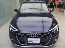 Audi正規ディーラーが高品質をお約束。高度な訓練・教育を受けたAudi専任メカニックが、100項目にもおよぶ精密な点検を実施。すべてクリアしたAudi車だけ、あなたのお手元に届けられるのです