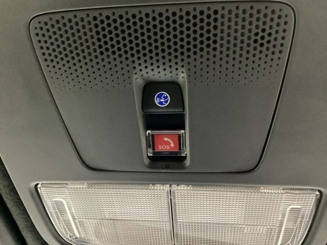 Honda CONNECT搭載車です。「Honda Total Care プレミアム」に加入頂くと、「緊急サポートセンター」や「Honda ALSOK駆けつけサービス」などのサービスが受けられます。