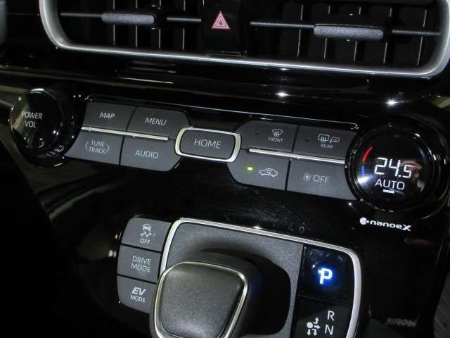 ワンタッチで快適な温度に調整してくれます、AUTOエアコンです♪