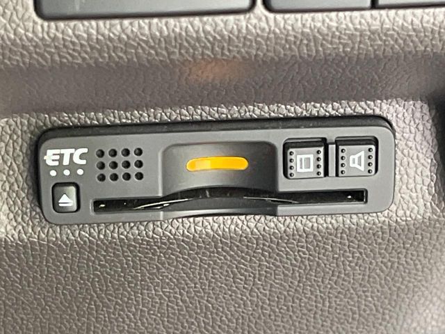 【ETC】高速道路の料金所をストレスなく通過！話題のスポットやサービスエリアに多い「スマートIC」利用時は必須のアイテムです。当店でセットアップを実施、ご納車当日からすぐにご利用いただけます！