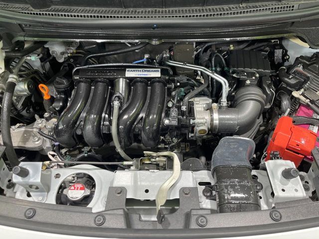 親切・丁寧な専門メカニックスタッフが応対！・車検・点検整備・事故等の修理などアフターサービスも安心。お車のカスタマイズもネクステージのサービススタッフまでご相談ください！