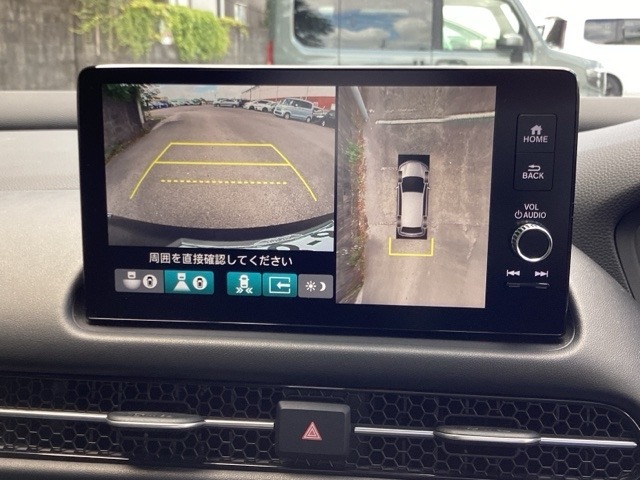 マルチビューカメラを搭載ですので、まるで見下ろし映像のように車両の周囲を確認できます。