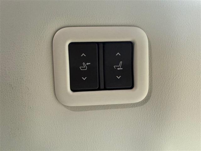 セカンドシートから運転席・助手席の移動可能！スムーズに乗り降り可能です！