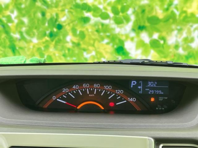 WECARSの展示場では実際に見て、触ってお車をお選びいただけます！知識の豊富な営業スタッフが様々なカーライフをご提案いたします！