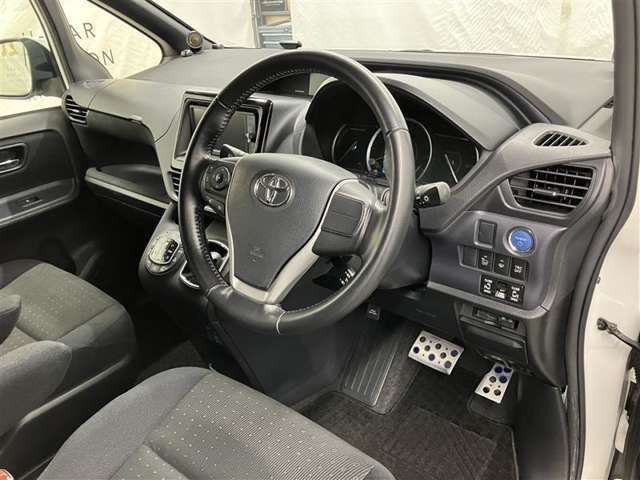 運転席回り