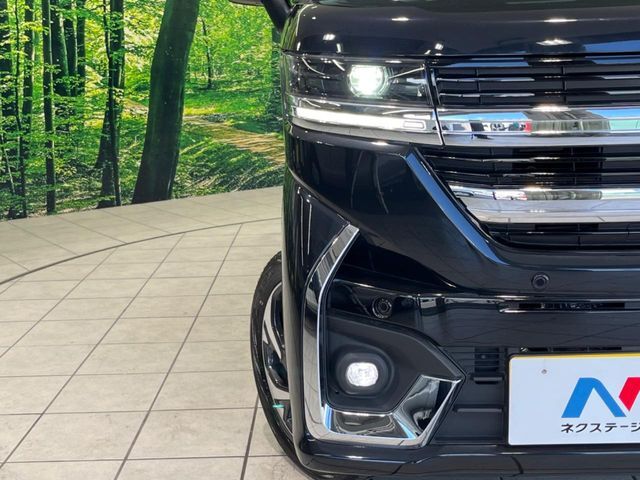 【LEDヘッドライト】悪天候や夜間走行時も良好な視界を確保し安心して運転できる高輝度LEDヘッドライトを装備！点灯速度が早く、消費電力も抑えられています。