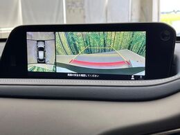 【360°ビューモニター】専用のカメラにより、上から見下ろしたような視点で360度クルマの周囲を確認することができます☆死角部分も確認しやすく、狭い場所での切り返しや駐車もスムーズに行えます。