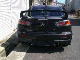 また、当店の車両は全て先着入金順にてご提供しています兼ね合いで突然売約済みとなってしまう事もございます。ご検討中のお客様はお早目のご来店をお願いいたします。