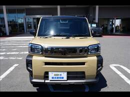 広い展示場には目移りしちゃうくらい軽・届出済未使用車が展示されてます