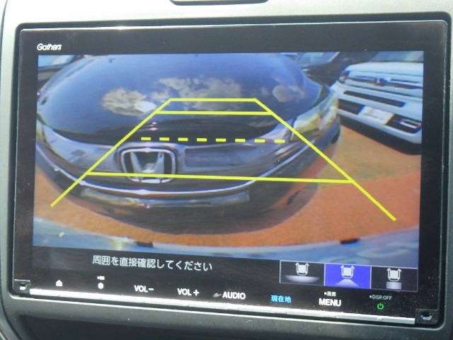 ★バックモニター搭載★ バック時目視しにくいクルマの周囲をカメラで映し出し、安全・安心駐車をサポート♪バックの苦手な方も後ろがハッキリ見えるので安心です☆