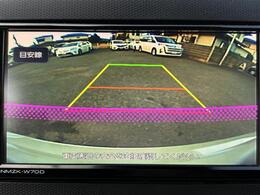 【バックモニター】後ろのカメラの映像をモニターに映し出すことができます！後方の見えない死角や、障害物との距離感をしっかり確認することができます！駐車が苦手な方におすすめです。