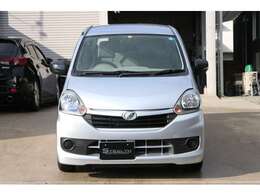 キラッキラのヘッドライト！どんなお車もしっかり研磨しないと気が済みません！