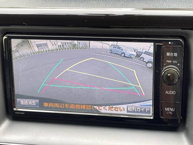 【バックカメラ】駐車時に後方がリアルタイム映像で確認できます。大型商業施設や立体駐車場での駐車時や、夜間のバック時に大活躍！運転スキルに関わらず、今や必須となった装備のひとつです！