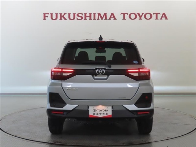 非視認性を高めた大きなランプは後続車への注意を促し、衝突の可能性の軽減に寄与します。