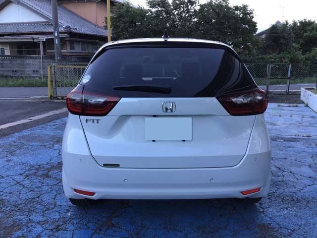駐車も安心のリアカメラ付です