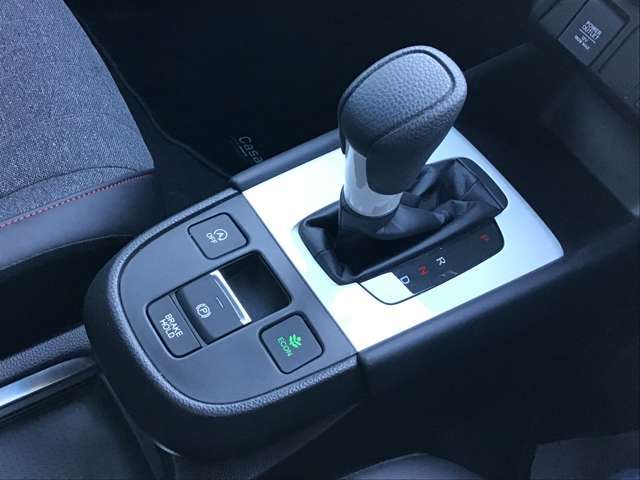 電子パーキング　ブレーキホールド機能付です