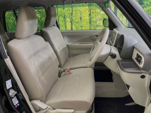 運転席シート廻りは使用感も少なく、良好な状態となっています。丁寧に使われていたことがよくわかりますね。