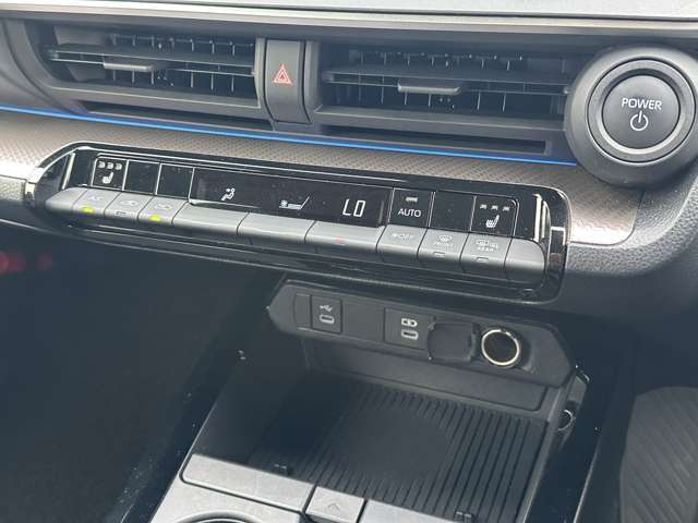 ☆写真だけではこの車の素晴らしさを伝えきれません！是非当店へ足をお運び下さい！実際に見て、触れば大満足間違いナシです☆