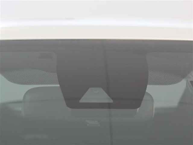 サポカーは、高齢運転者を含めたすべてのドライバーによる交通事故の発生防止・被害軽減対策の一環として、国が推奨する新しい自動車安全コンセプトです。詳しくは販売店スタッフまでおたずねください。