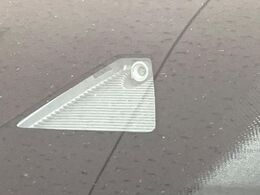 【i-ACTIVESENSE】走行中に前方の車両等を認識し、衝突しそうな時は警報とブレーキで衝突回避と被害軽減をアシスト。より安全にドライブをお楽しみいただけます。