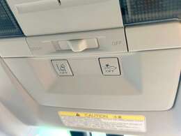 自動衝突被害軽減ブレーキ＆レーンキープアシストシステム（車線逸脱防止支援）搭載車です！衝突時の被害の軽減と、車線を踏み越えそうな時、警告したり、クルマを車線内に戻すよう、アシストします！