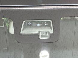 【セーフティサポート】走行中に前方の車両等を認識し、衝突しそうな時は警報とブレーキで衝突回避と被害軽減をアシスト。より安全にドライブをお楽しみいただけます。