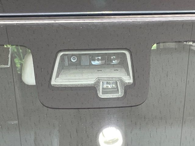 【セーフティサポート】走行中に前方の車両等を認識し、衝突しそうな時は警報とブレーキで衝突回避と被害軽減をアシスト。より安全にドライブをお楽しみいただけます。