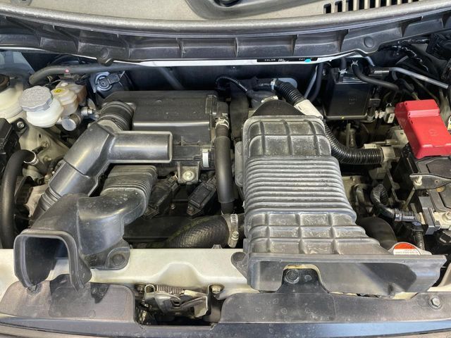 親切・丁寧な専門メカニックスタッフが応対！・車検・点検整備・事故等の修理などアフターサービスも安心。お車のカスタマイズもネクステージのサービススタッフまでご相談ください！