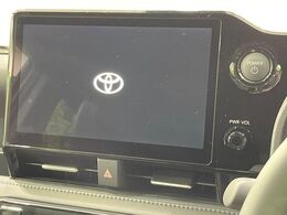 【10.5インチナビ】高級感とインパクトのある大画面ナビを装備。各種オーディオ操作はもちろん、スマホ連携もできる利便性の高いナビです♪