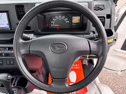 【　ステアリング　】運転席周りに大きな傷、汚れ、へたりなどなく良質な状態です！