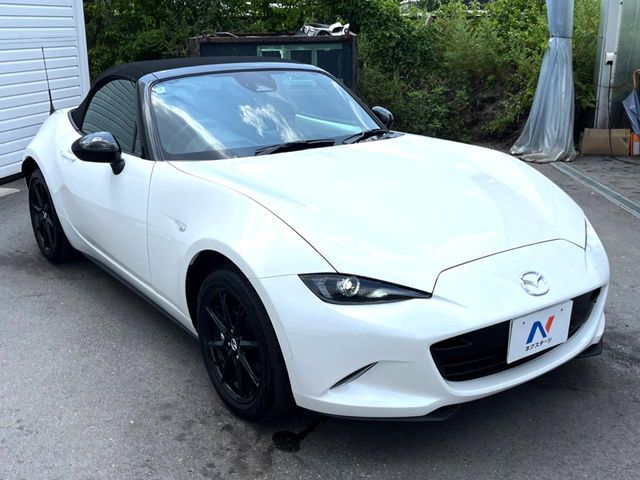 大好評のボディコーティング「弾スプラッシュコート」もご納車までに施工可能。通常のガラスコートと異なる、耐久年数6年の無機質ガラスコーティングが、ボディをキレイな状態に保ってくれます。