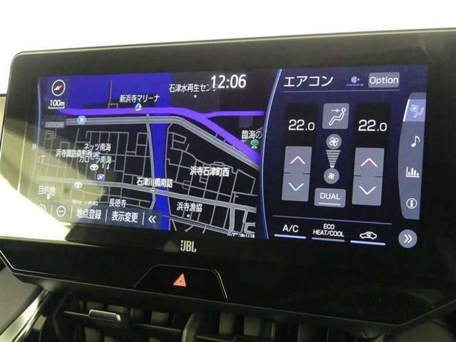 タッチパネル式で使いやすく、お出かけもラクラクです。