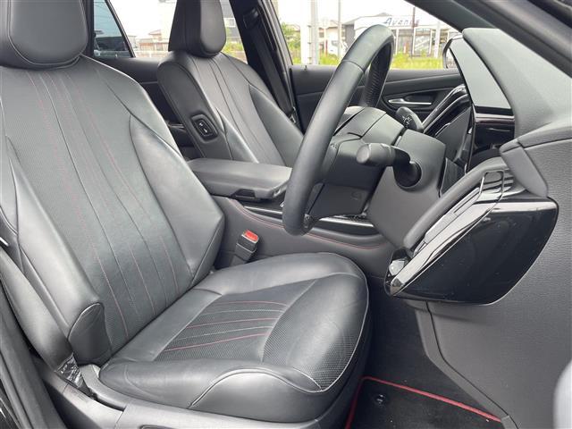 【1列目シート】もちろん車内はキレイです♪よりクリーンな状態をキープしたいお客様には『シート撥水コーティング』がおすすめ！除菌・消臭に効果を発揮し多くの方にご好評いただいております。