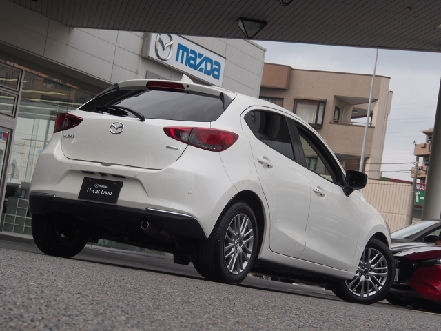 スタイリッシュ且つ質感高いエクステリアデザインのMAZDA2！！