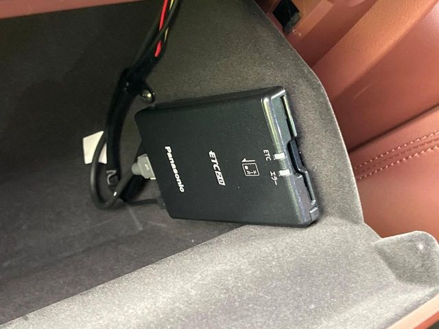 【ETC】高速道路の料金所をストレスなく通過！話題のスポットやサービスエリアに多い「スマートIC」利用時は必須のアイテムです。当店でセットアップを実施、ご納車当日からすぐにご利用いただけます！